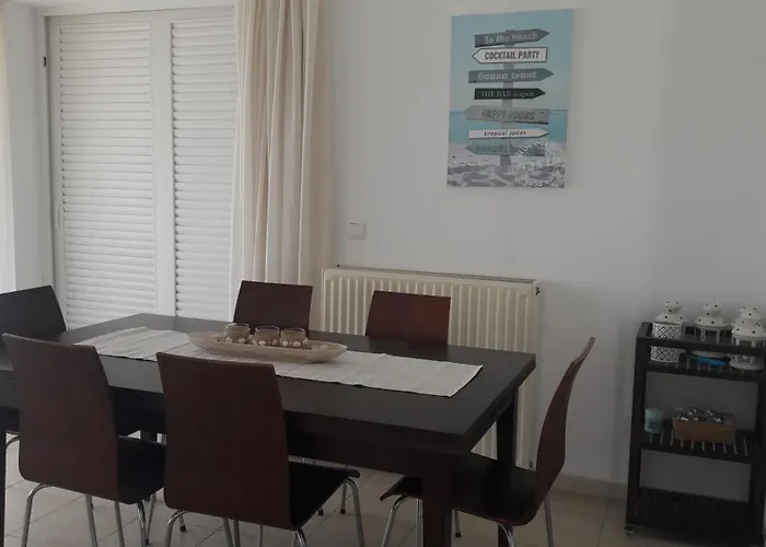 Iria Sunset View شقة